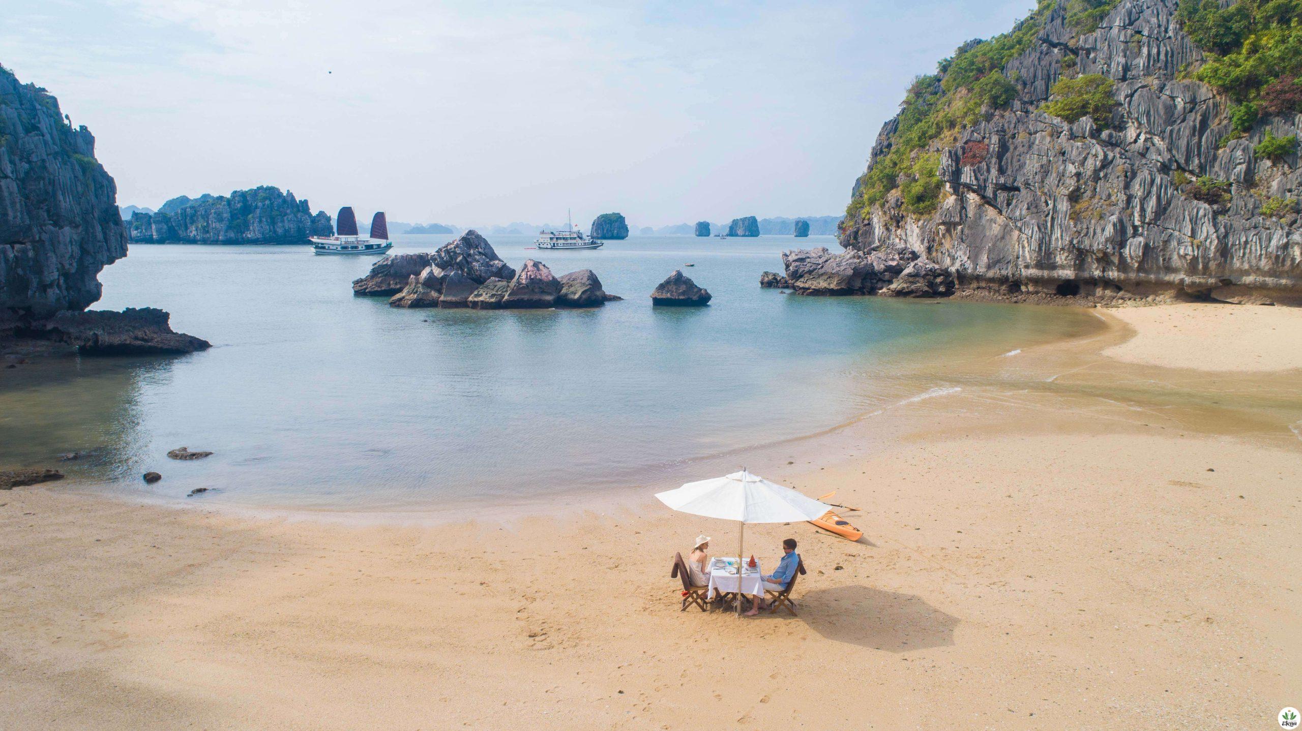 Halong beach